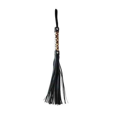 Flogger w panterkę z PU, drewna i metalu, 45 cm - elegancka zabawa BDSM