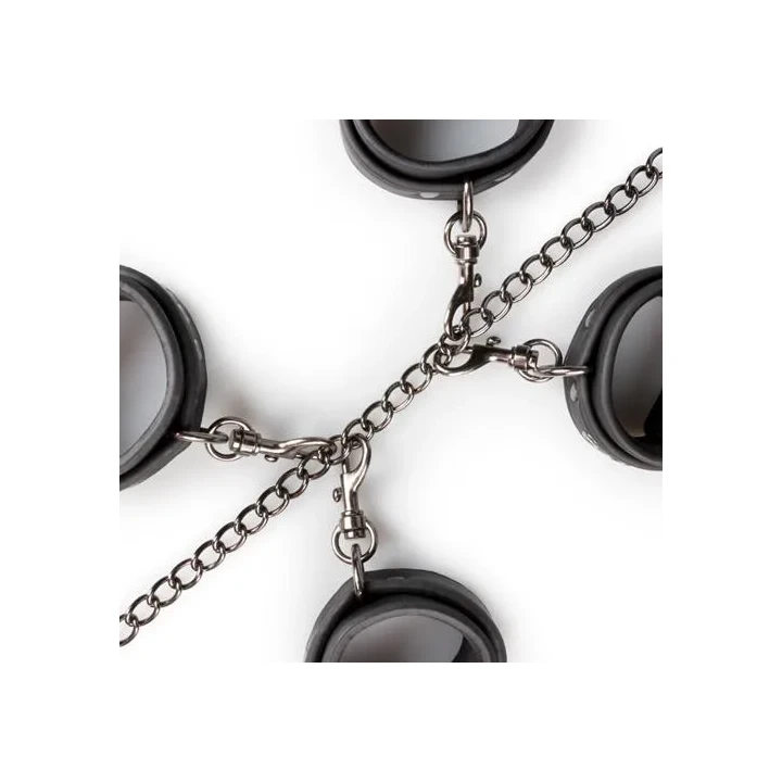 Zestaw kajdanek fetyszy z kołnierzem, kajdankami na kostki i nadgarstki