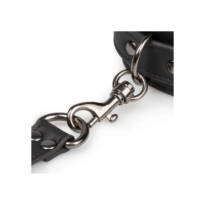 Zestaw do zabawy w niewolę z mankietami nadgarstków i kostek oraz regulowanym hogtie