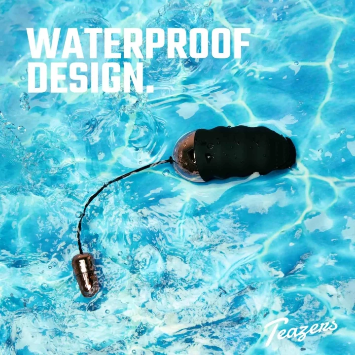 Wibrujące jajko dopochwowe z prążkowaną fakturą i pilotem zdalnego sterowania