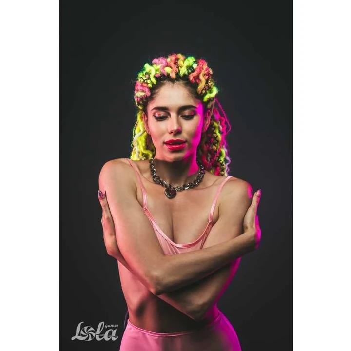 Kołnierzyk BDSM ze srebrnego metalu - The Collar Party Hard Embrace Silver