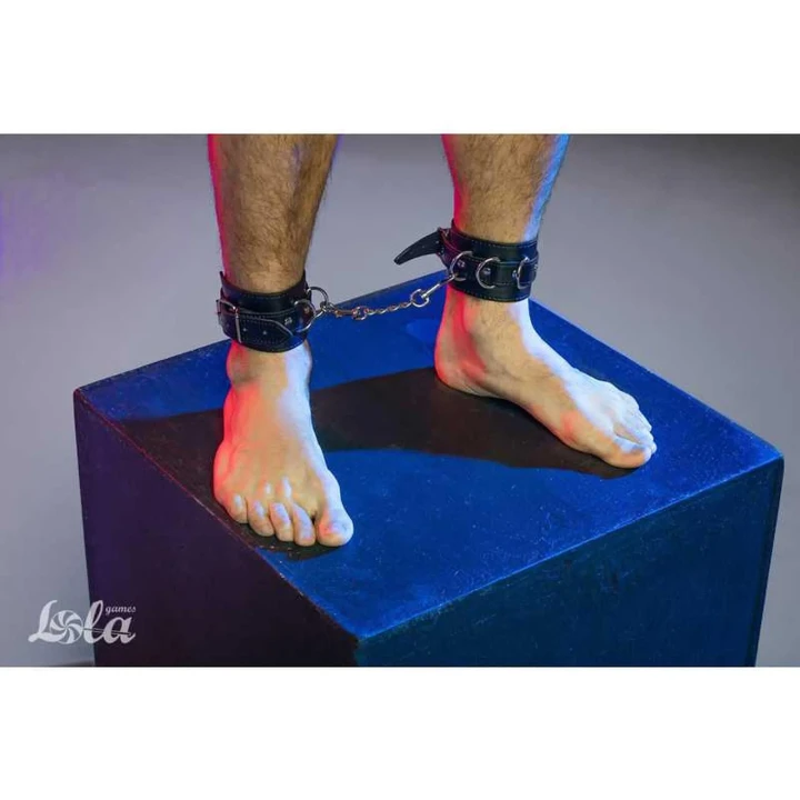 Kajdanki do kostek PVC - Ankle Cuffs na ekscytujące chwile intymne w kolorze czarnym
