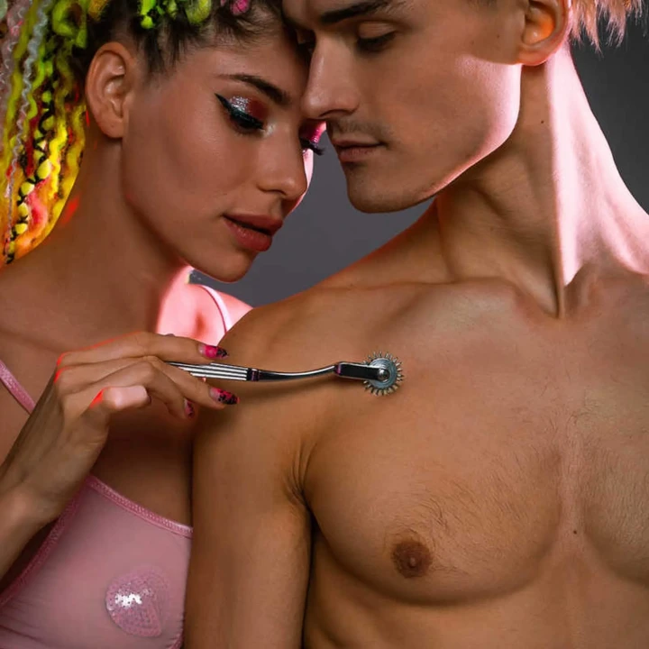 Koło Wartenberga do zmysłowej zabawy BDSM z ergonomiczną rączką, unisex