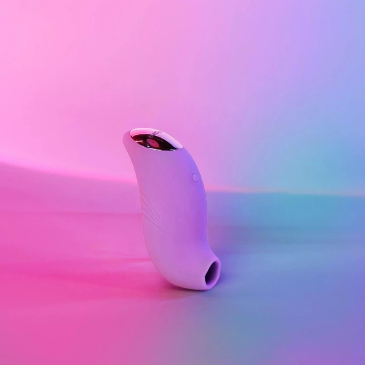 Stymulator intymny BELIEVER - VIVA MAUVE z unikalną konstrukcją Flapping, wodoodporny IX7