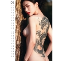 Kalendarz pin-up Tattoo Girls 2027, 12 zdjęć, format 297 × 420 mm