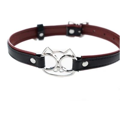 Obroża regulowana z ekoskóry z metalowym motywem kociej twarzy