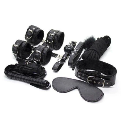 Zestaw do BDSM - Ekoskóra, regulowane kajdanki, komfortowe akcesoria