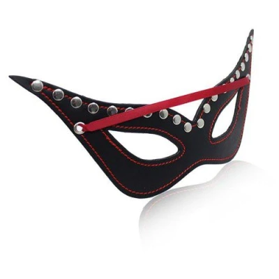Maska do twarzy SECRET MASK BLACK - efektowna, elegancka, doskonała na gry wstępne