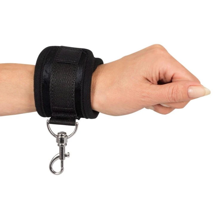 Zestaw do Fetyszu - Velvet Black, Kajdanki, Pejcz, Maska na Oczy, Poliester