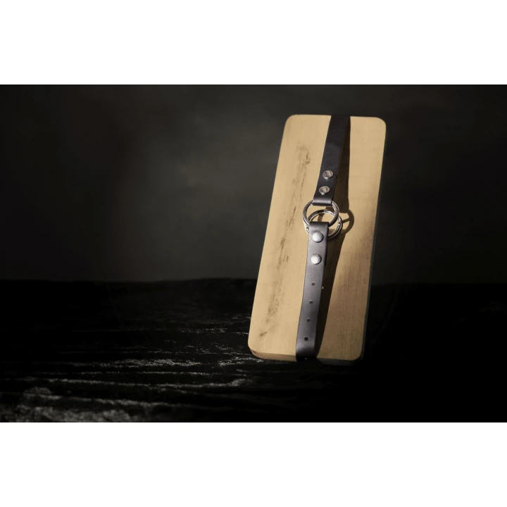 Knebel ustny - Regulowany, wykonany z wysokiej jakości skóry PU, stalowe pierścienie