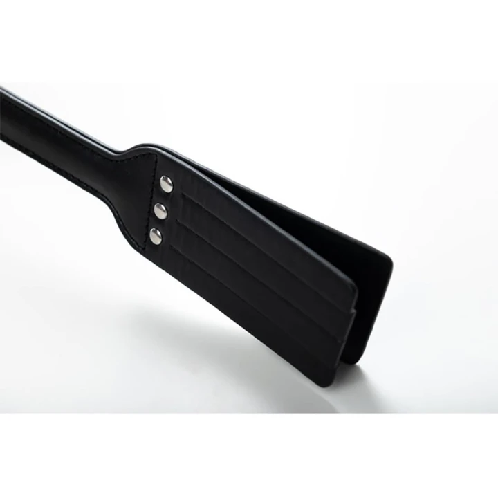 Mini paddle - skórzana, metalowa, kompaktowa do zabaw erotycznych