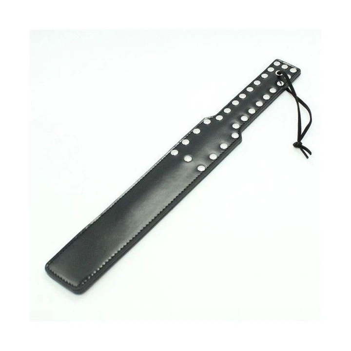 Paddla do spankingu Toyz4Lovers ze skóry, z wygodnym uchwytem i ćwiekami