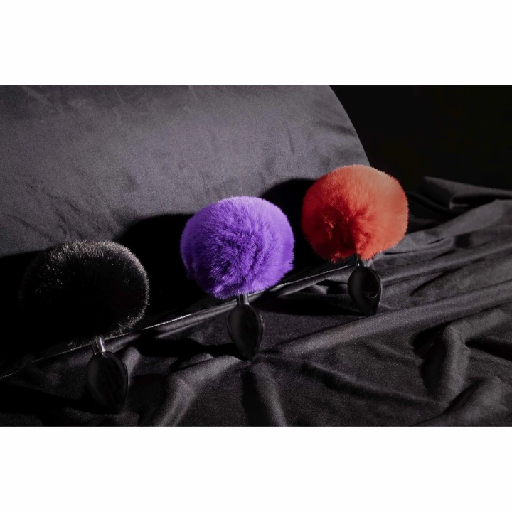 Wtyczka analna z ogonem króliczka, metalowa - komfortowy kształt i materiał aluminium, poliester