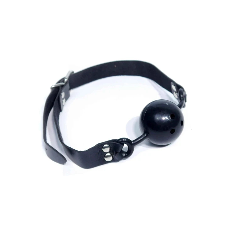 Knebel - Fetish B - 3 otwory do oddychania, regulowany pasek, ekoskóra