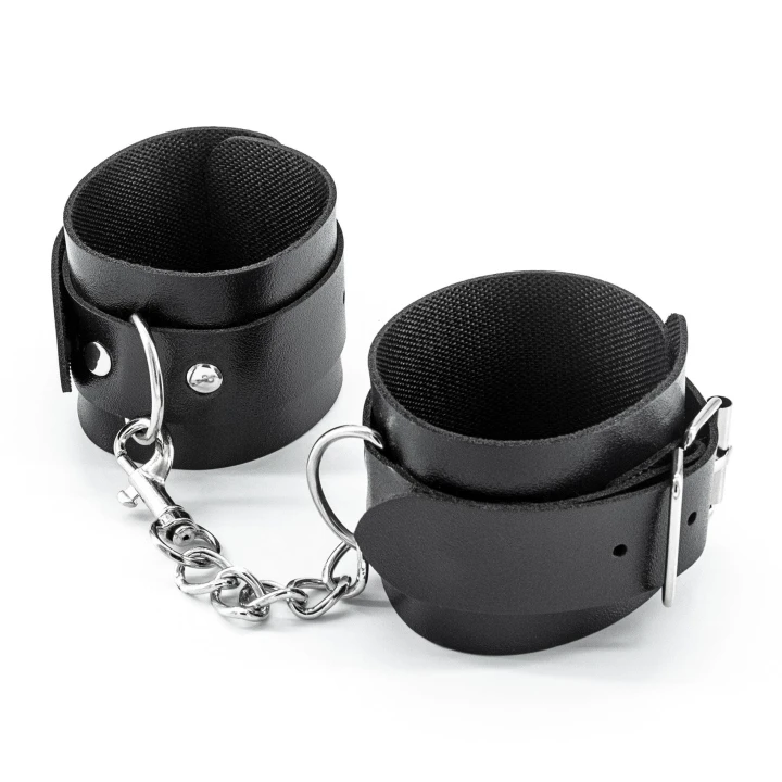 Zestaw do bondage - CRUSHIOUS Punisher, 8 elementów, skóra syntetyczna, regulowane akcesoria