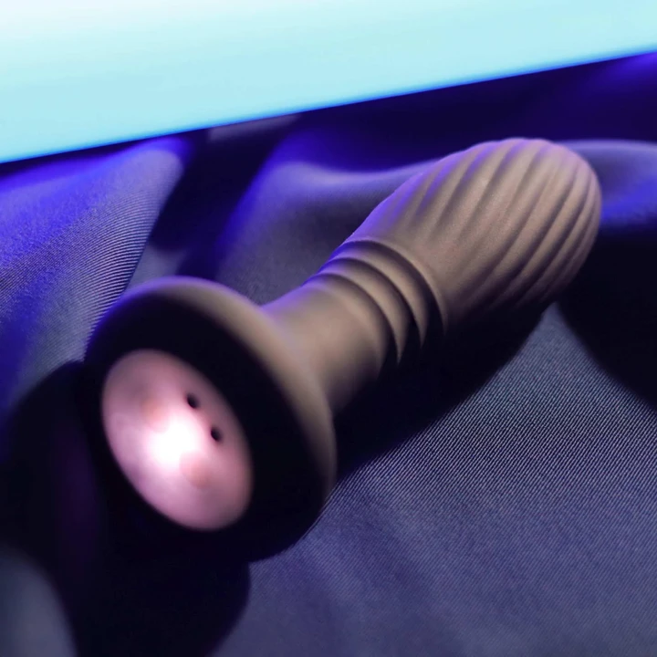 Wtyczka analna LED - 9 trybów wibracji, wodoodporny silikon, pilot zdalnego sterowania