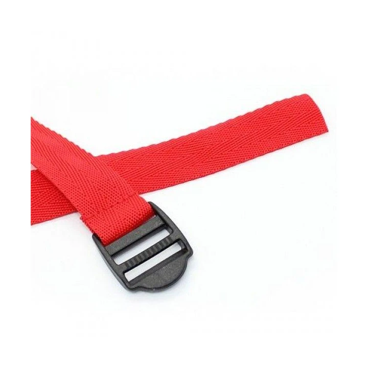 Knebel do ust Toyz4Lovers z oddychającą kulką, czerwona, z otworami.