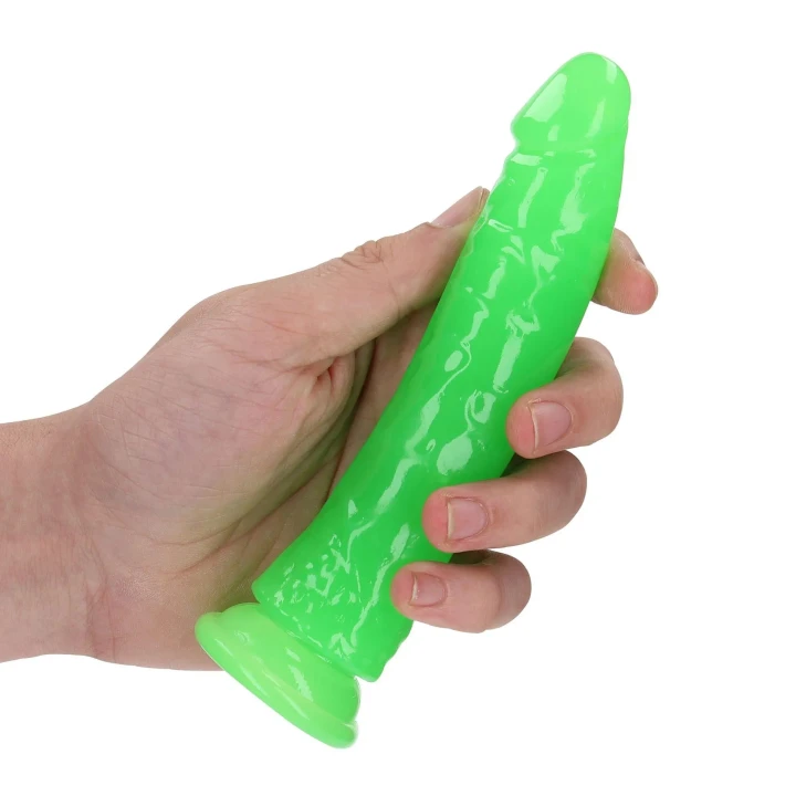 Dildo REALROCK GLOW IN THE DARK - 6''/15,5 cm, przyssawka, bez ftalanów, wodoodporne